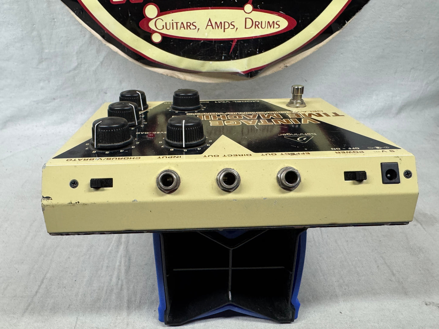 Behringer VM1 Vintage Time Machine Delay Echo Chorus Vibrato Pedal
