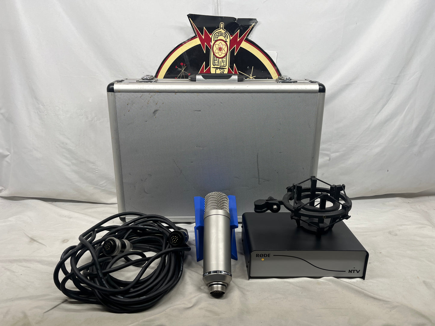RODE NTV Large Diaphragm Cardioid Tube Condenser Microphone with Case