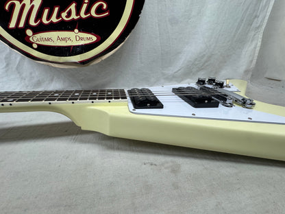 Gibson DSVS00CWCH1 '70s Flying V Guitar with Case 2023 - Classic White