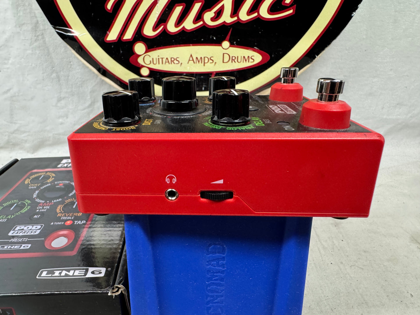 Line 6 POD Express Guitar Multi-Effects Pedal with Box