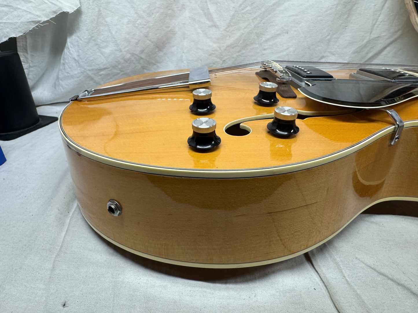Yamaha AE-11 ae11 Archtop Electric Hollowbody Guitar with Case - Natural
