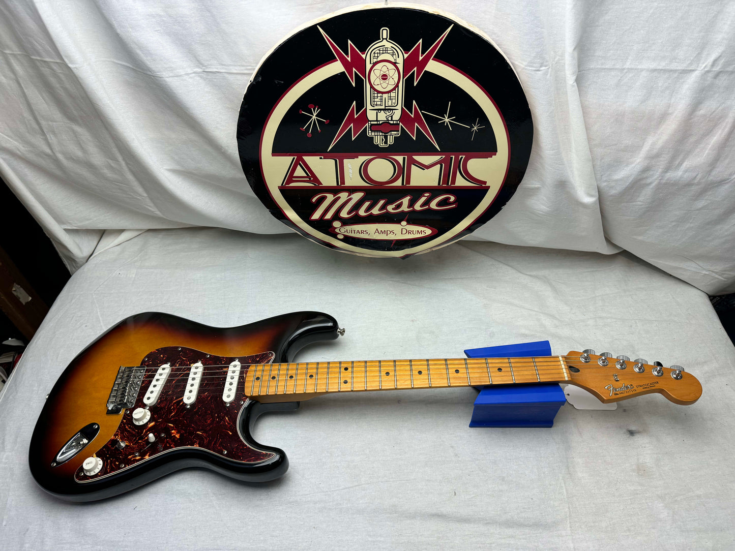 Fender Deluxe Roadhouse Stratocaster Guitar 2008 - Brown Sunburst / Maple neck