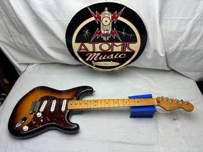 Fender Deluxe Roadhouse Stratocaster Guitar 2008 - Brown Sunburst / Maple neck