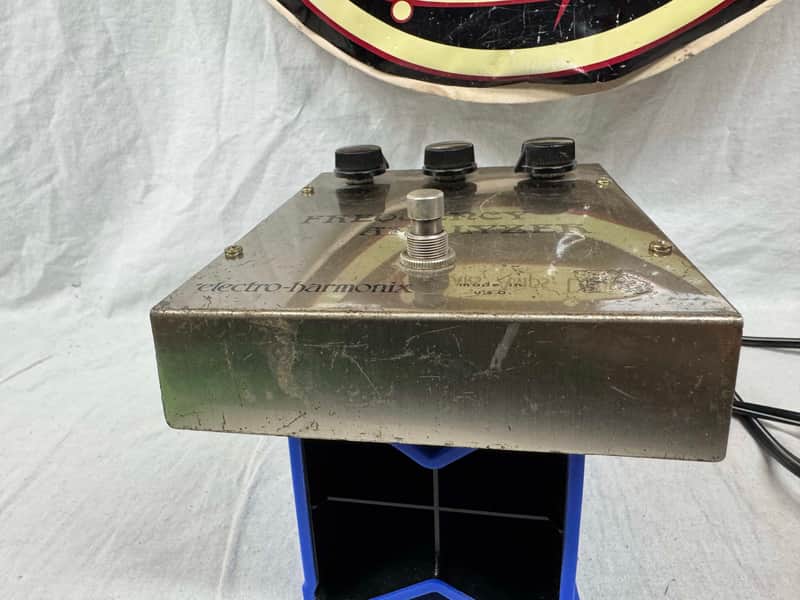 Electro-Harmonix Frequency Analyzer Ring Modulator Pedal - Image 5