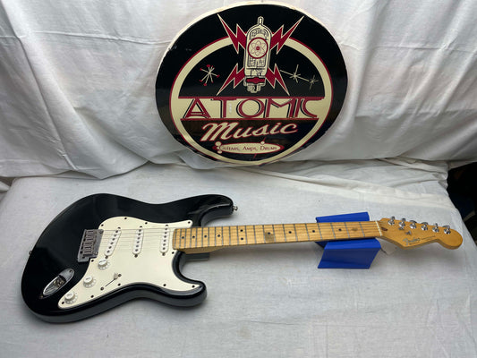Fender American Standard Stratocaster Guitar 1993 - Black / Maple neck
