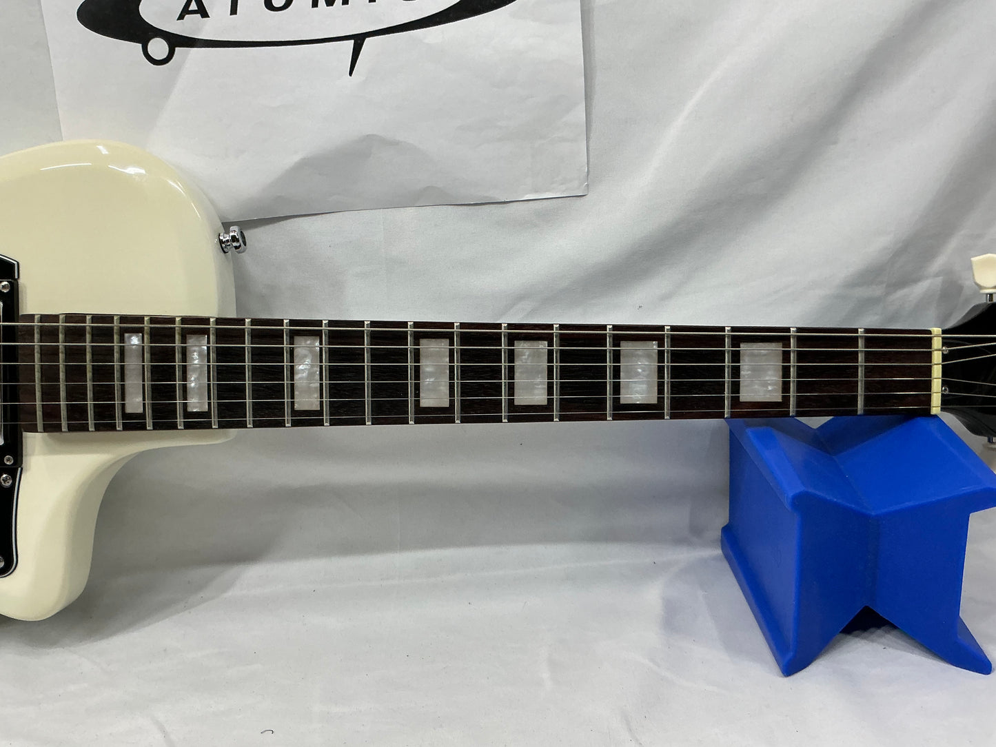 Airline Twin Tone Electric Guitar - White