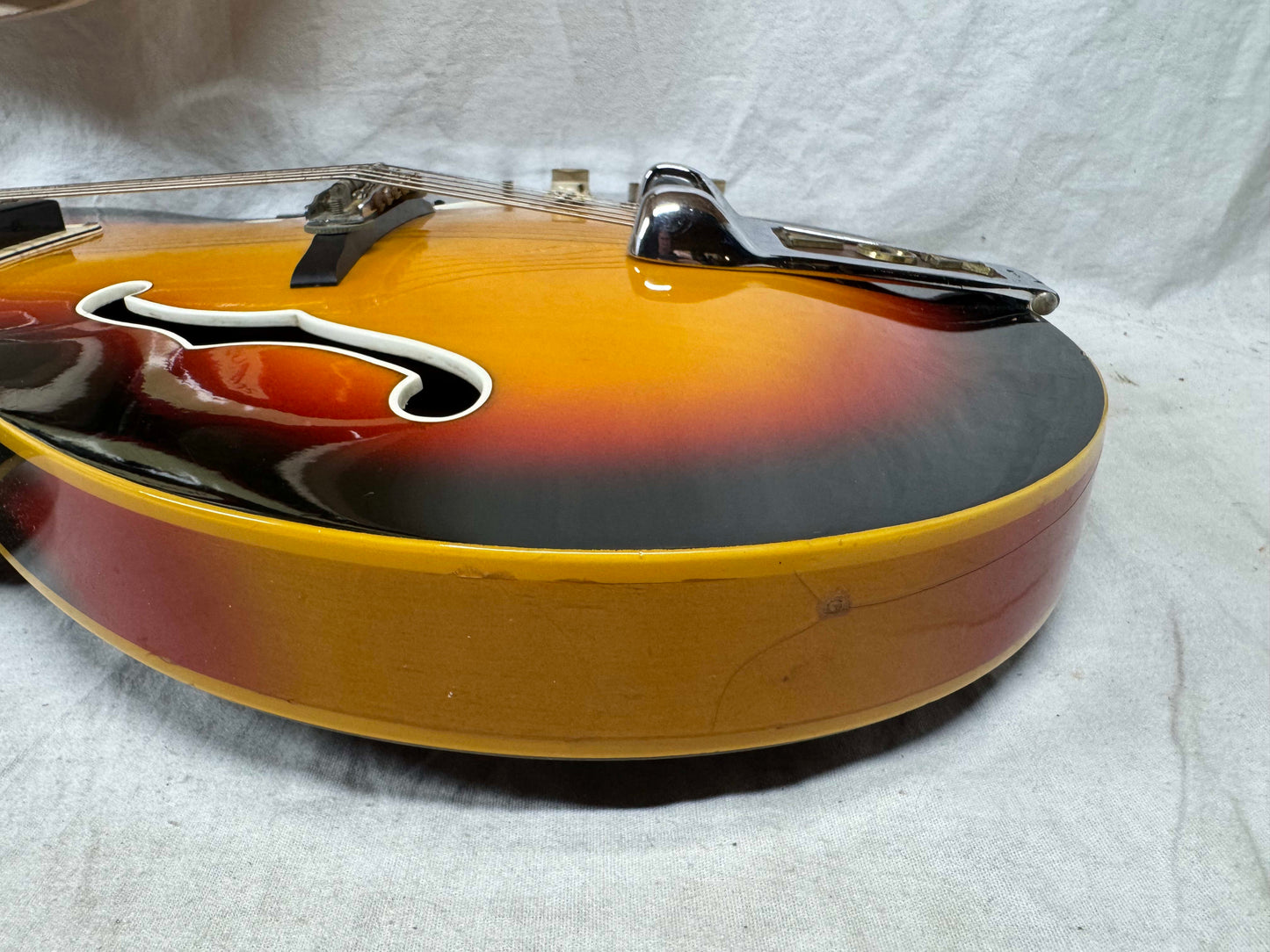 Vox V265 Bossman Semi-Hollow Body Guitar - *NO* Effects - functions as standard guitar only - Sunburst