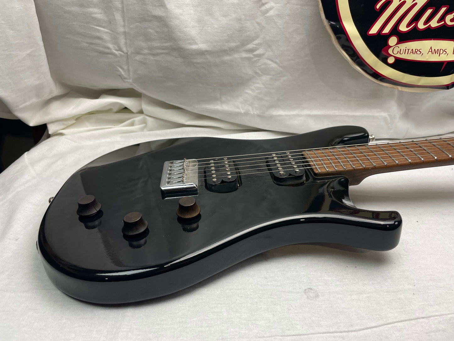 Anu S-style Doublecut Electric Guitar - Black