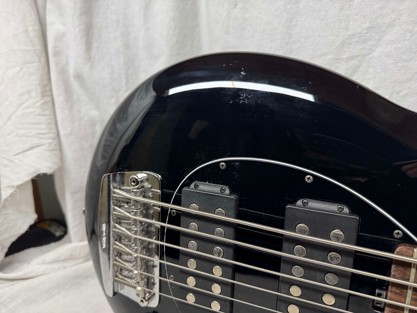 Ernie Ball Music Man Bongo 6 HH 6-string Bass with Case 2014 - Black