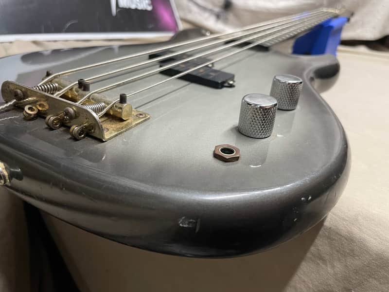 Cort Slammer 3/4 scale 4-string Bass - Image 9