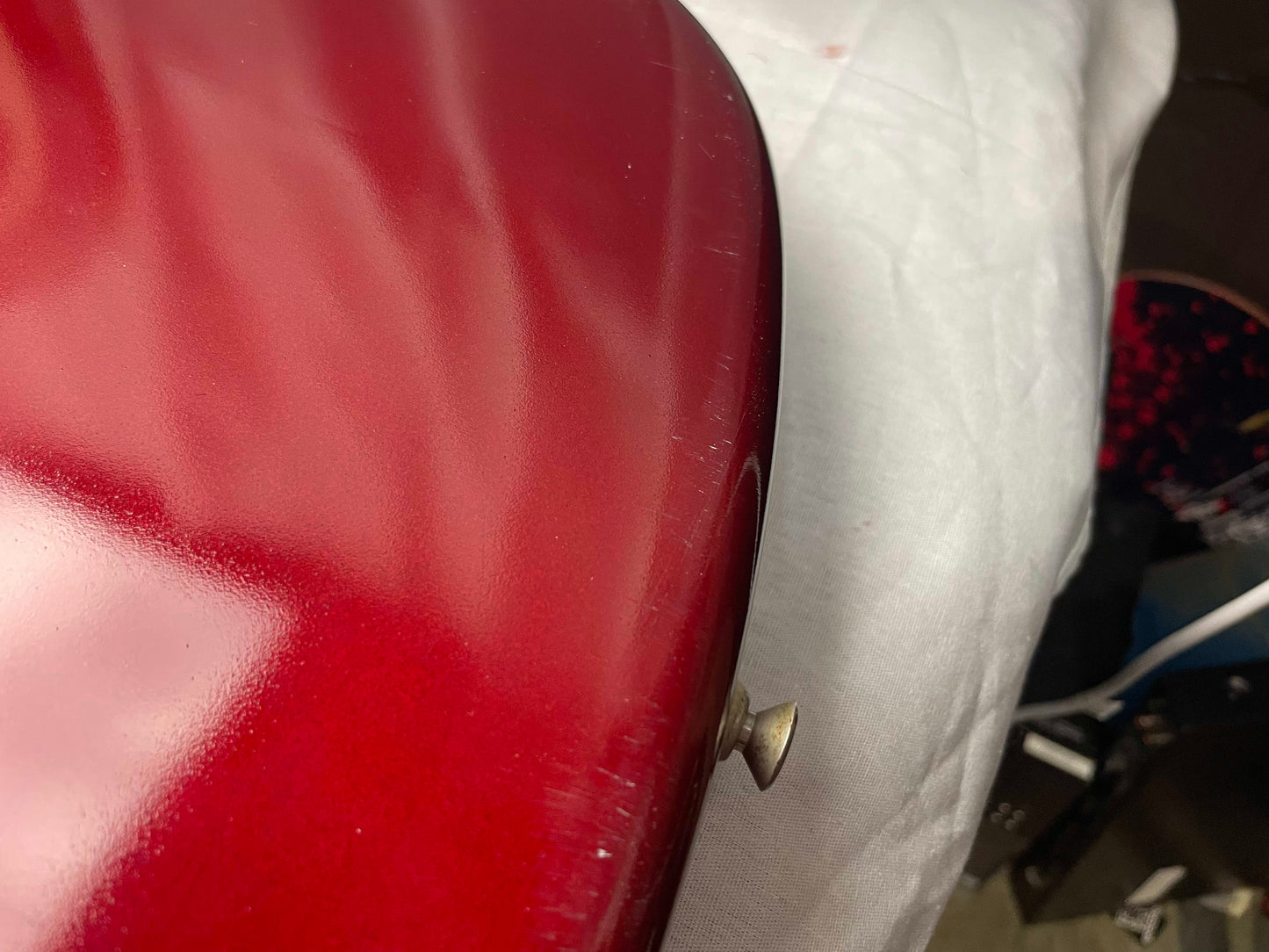 Fender American Jazz Bass '62 Reissue 4-string J-bass with Case 1989 - s/n V042407 with 1982 or 1988 Harness - Candy Apple Red / Rosewood fingerboard