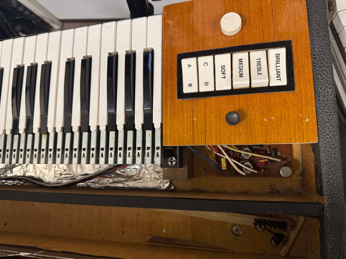Hohner Clavinet D6 - damper bar does not work - Local Pickup Only