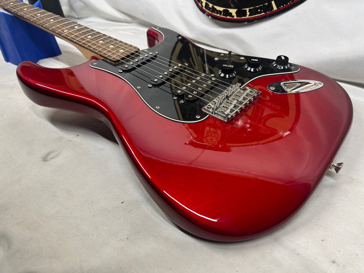 Fender Standard Stratocaster HSS FSR Electric Guitar MIM - Made in Mexico - Candy Red Burst