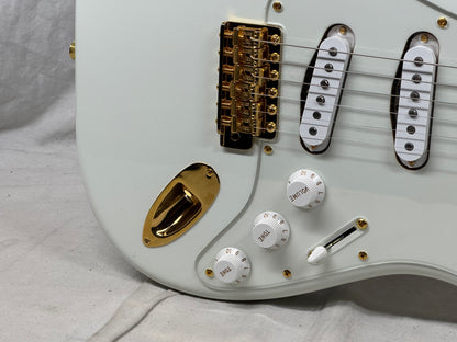 Fender MIJ Ken L’arc-en-Ci Signature Experiment #1 no. 1 Stratocaster Guitar with Case 2024 - Polar White / Maple neck