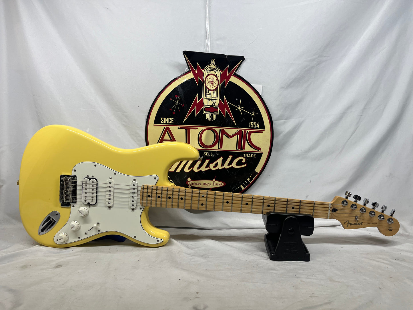 Fender Player Stratocaster Strat HSS Electric Guitar MIM - Made in Mexico - Buttercream
