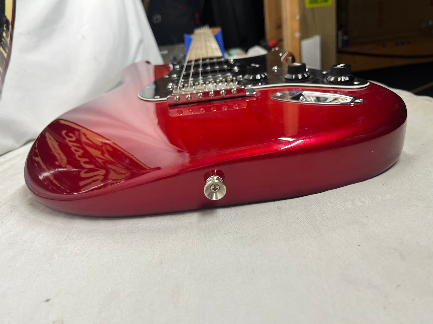 Fender Standard Stratocaster HSS FSR Electric Guitar MIM - Made in Mexico - Candy Red Burst