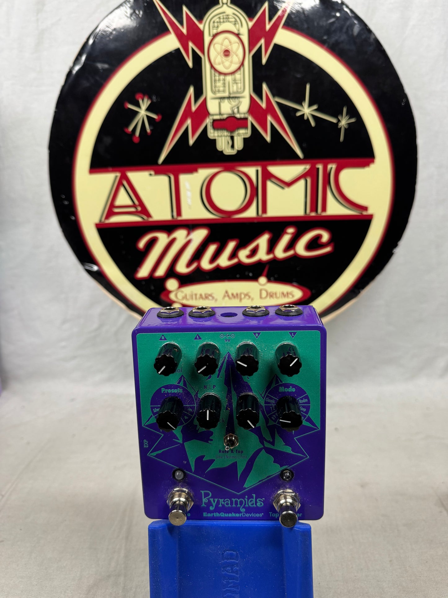 EarthQuaker Devices Pyramids Flanger Pedal