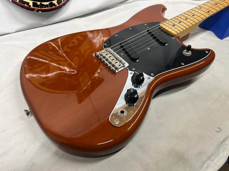 Fender Special Edition Mustang Electric Guitar - Image 17