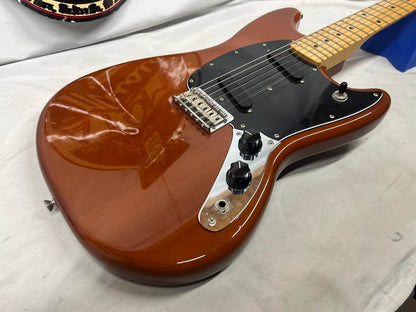 Fender Special Edition Mustang Electric Guitar - Image 17