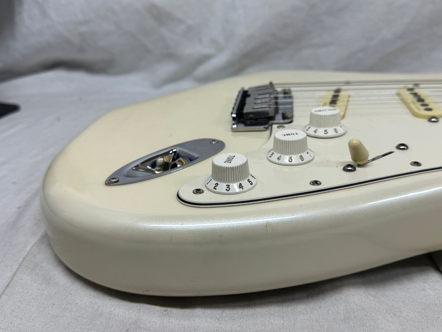 Fender Player Plus Stratocaster Guitar 2022 - Olympic Pearl / Maple neck