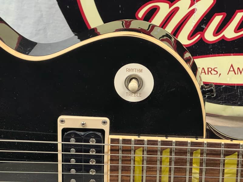 Gibson Les Paul Classic Guitar with Case - Image 3