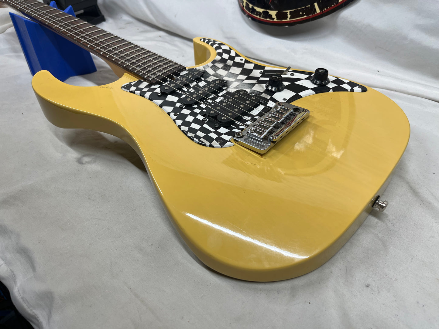 Washburn MG-40 Mercury II Series HSS Doublecut Electric Guitar