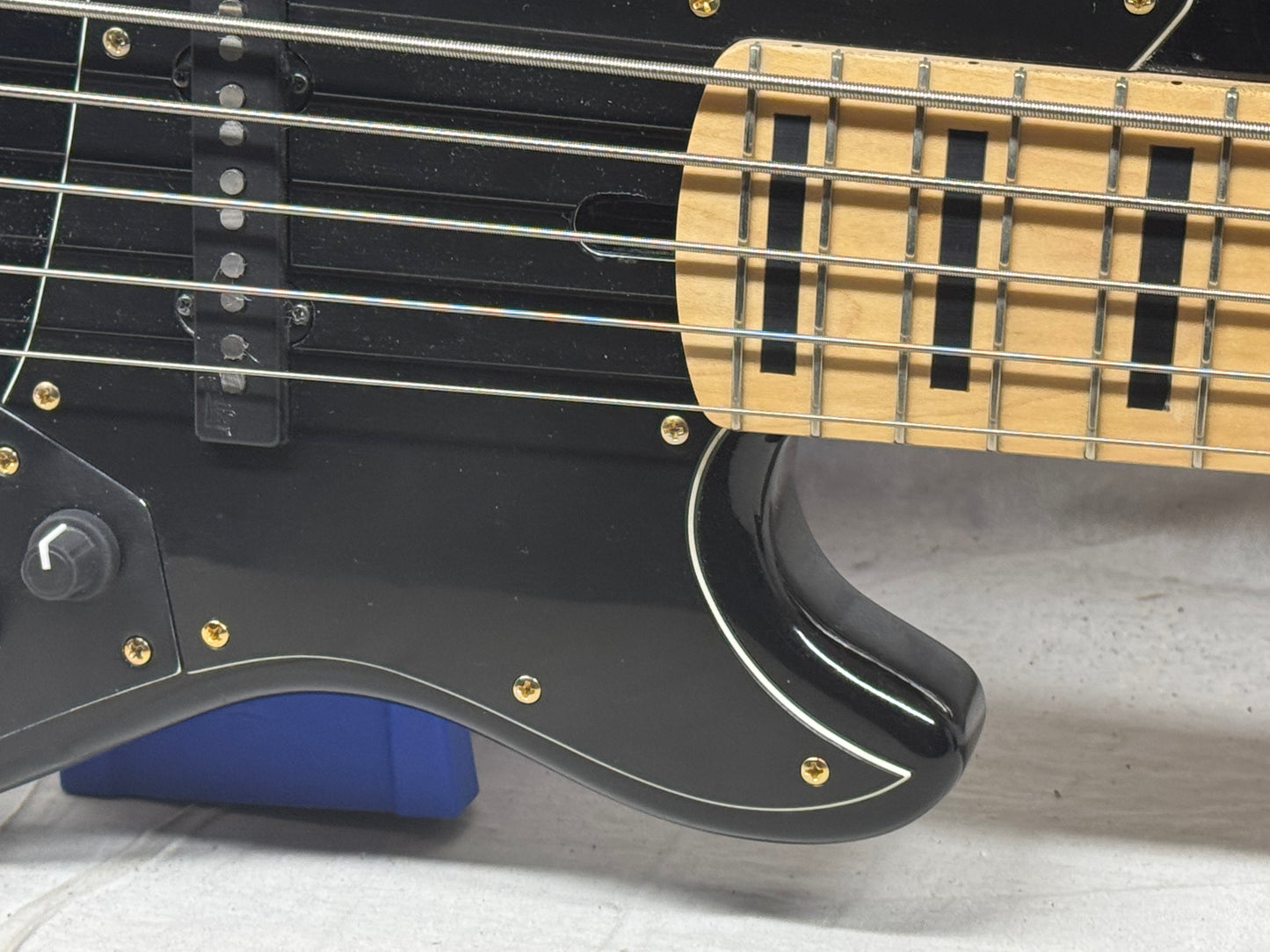 Lakland Skyline Series 5-string Bass - Upgraded Electronics - 2014 - Black / Maple neck