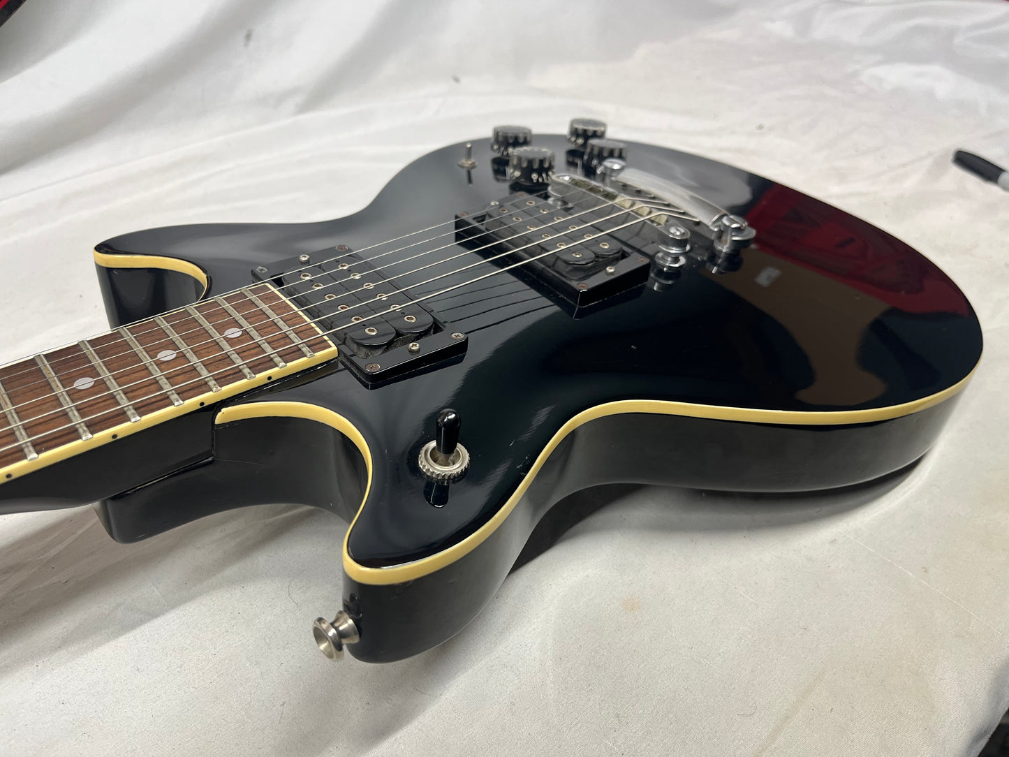 Vantage Entertainar VE-550 Electric Guitar