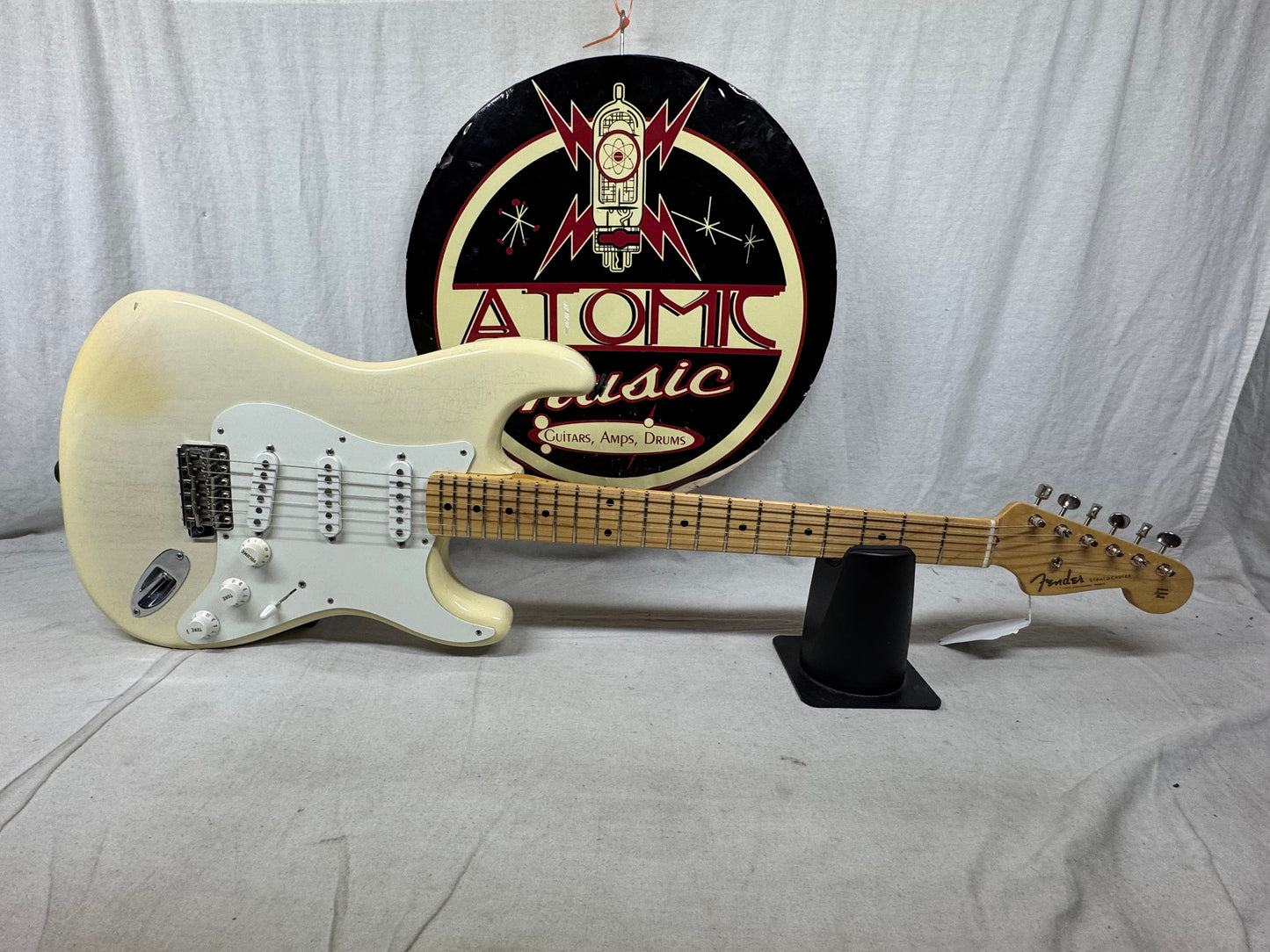 Fender American Vintage '56 1956 Stratocaster Guitar 2017 - Aged White Blonde / Maple neck