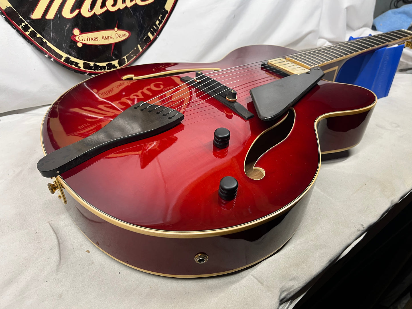 Peerless Leela Arctop Hollow Body Electric Guitar with Hard Case