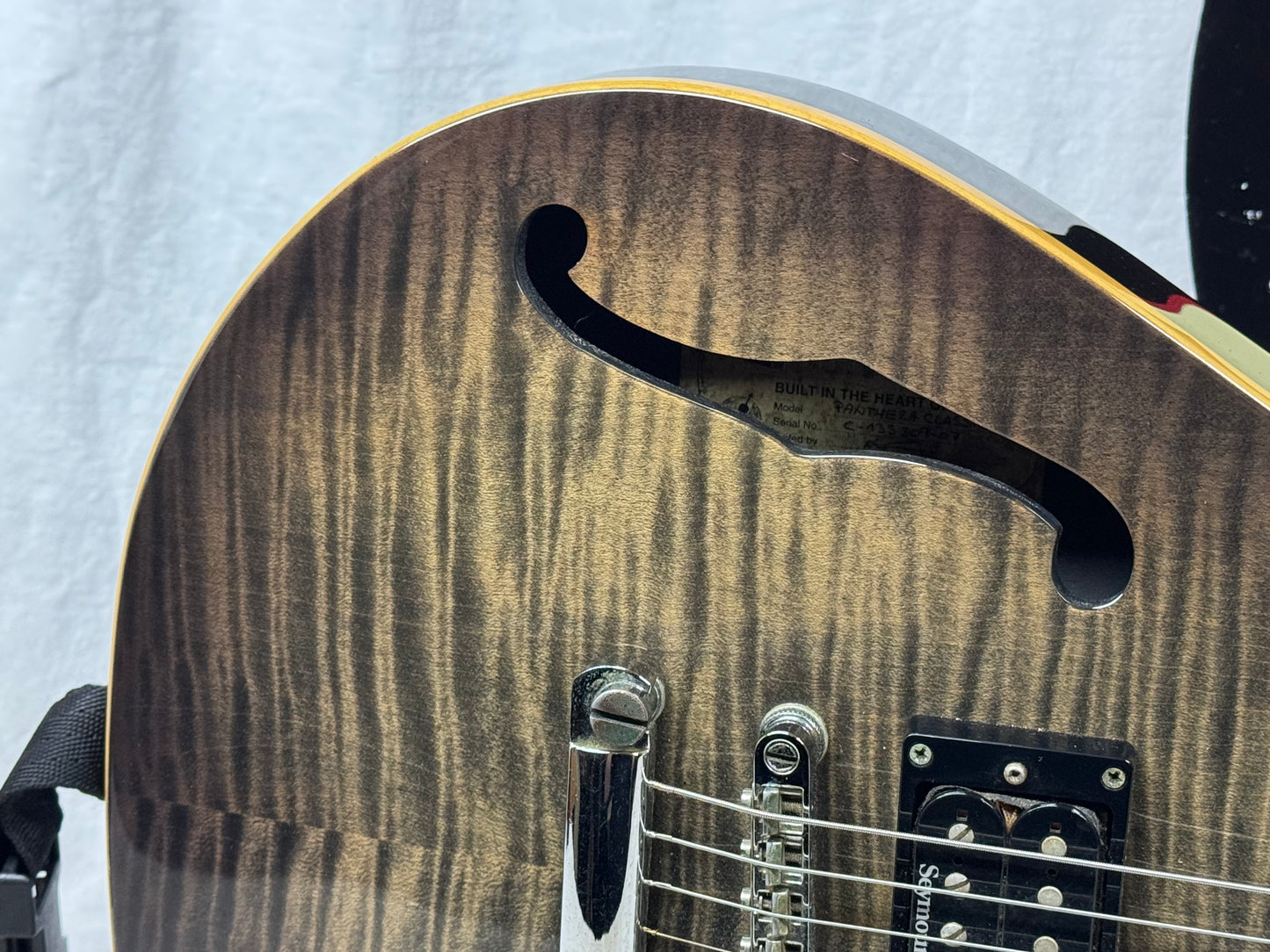 Framus Panthera Classic Semi-Hollowbody Guitar with Case