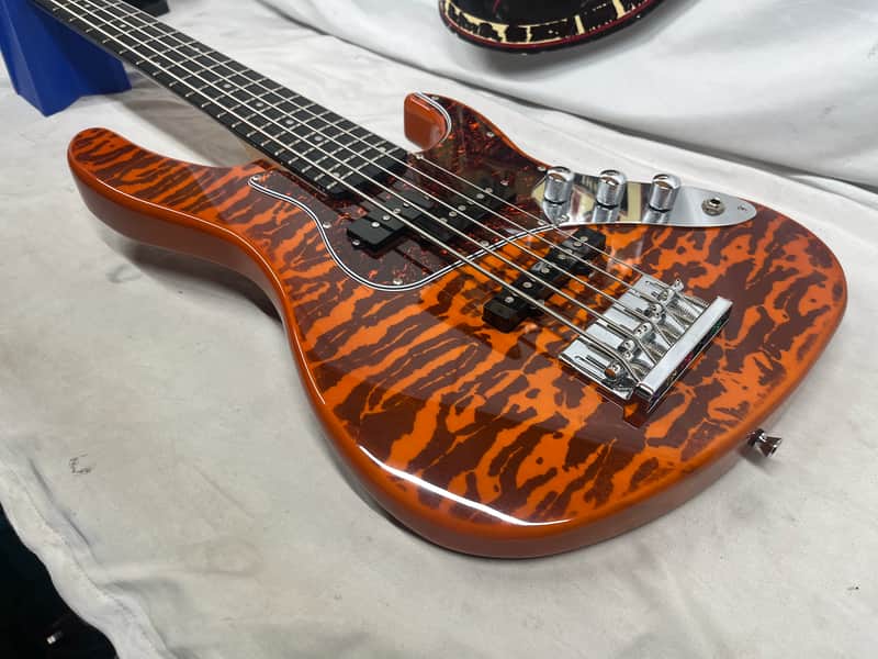 woofy basses Poodle 5 5-String Electric Bass - Image 19