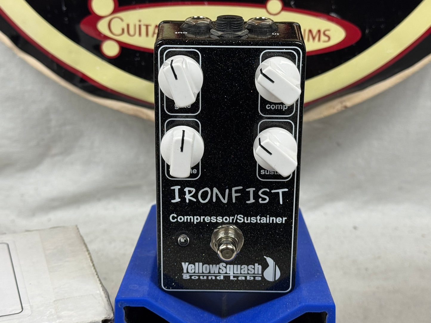 YellowSquash Sound Labs Iron Fist Compressor Sustainer Pedal with Box