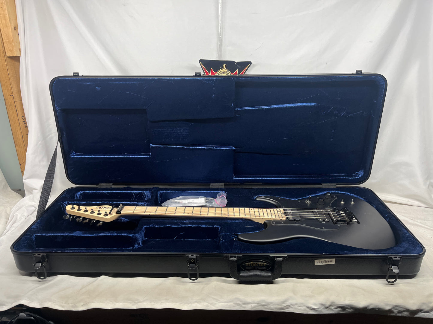 Schecter Diamond Series Sun Valley Super Shredder with Case