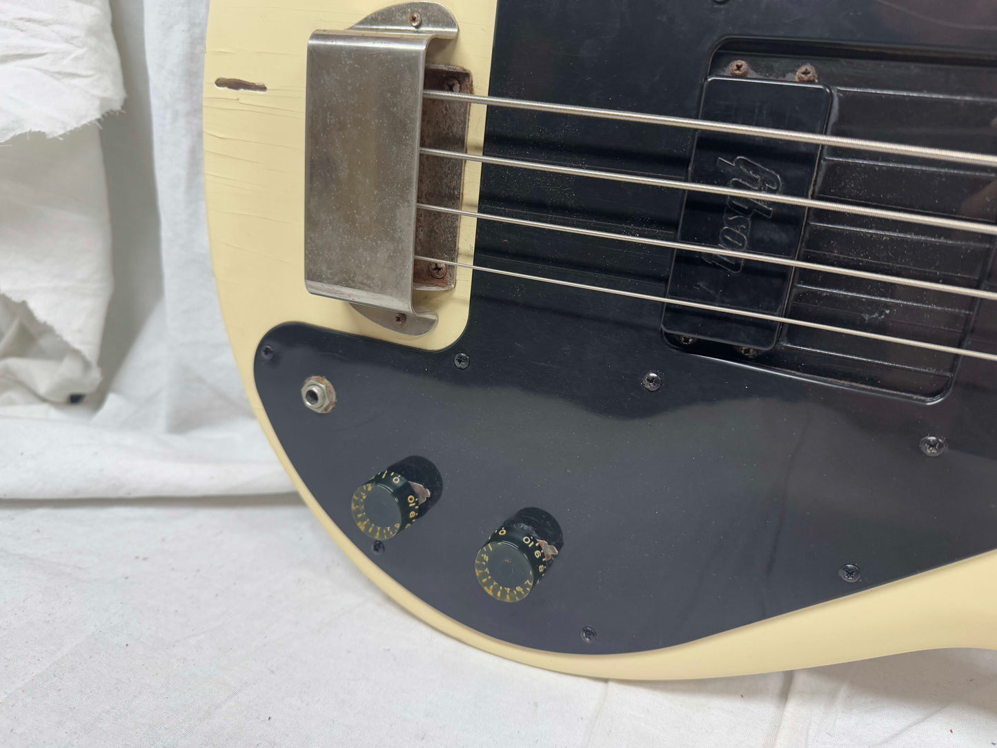 Gibson The Grabber 4-string Bass  - truss rod maxed / AS-IS  - Rare - White