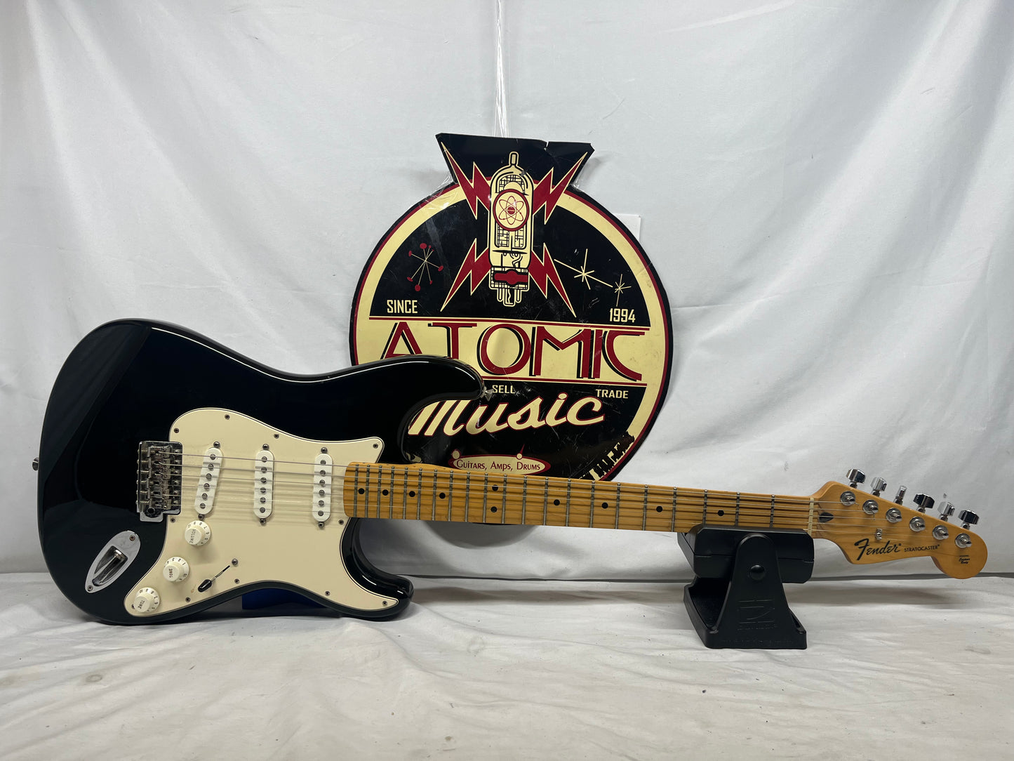 Fender Standard Stratocaster Strat Electric Guitar MIM - Made in Mexico - Black