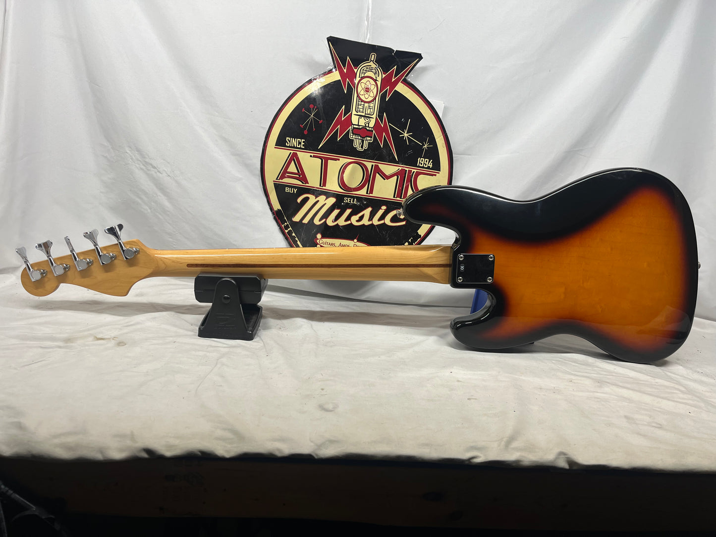 Fender Standard Jazz Bass V 5-String Electric Bass with Hard Case - Brown Sunburst