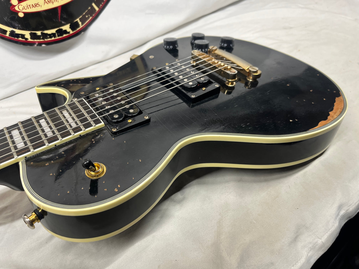 Sawtooth Singlecut LP-Style Electric Guitar - Distressed Black