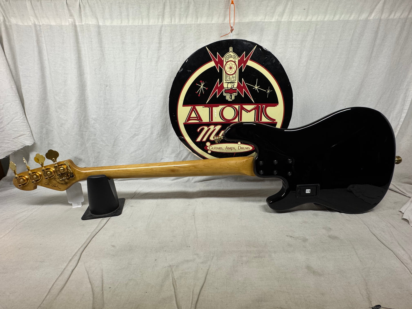 Sandberg California Ida Nielsen Signature 4-string Bass - Soft Aged Black / Birdseye Maple neck