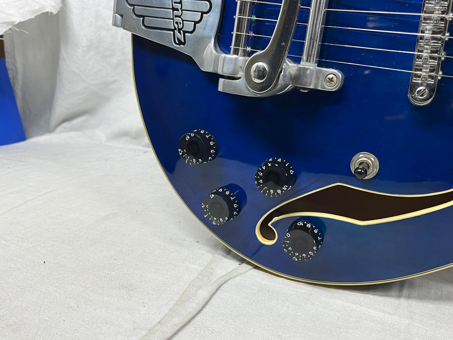 Ibanez AM73T Artcore Series Semi-Hollow Body Electric Guitar