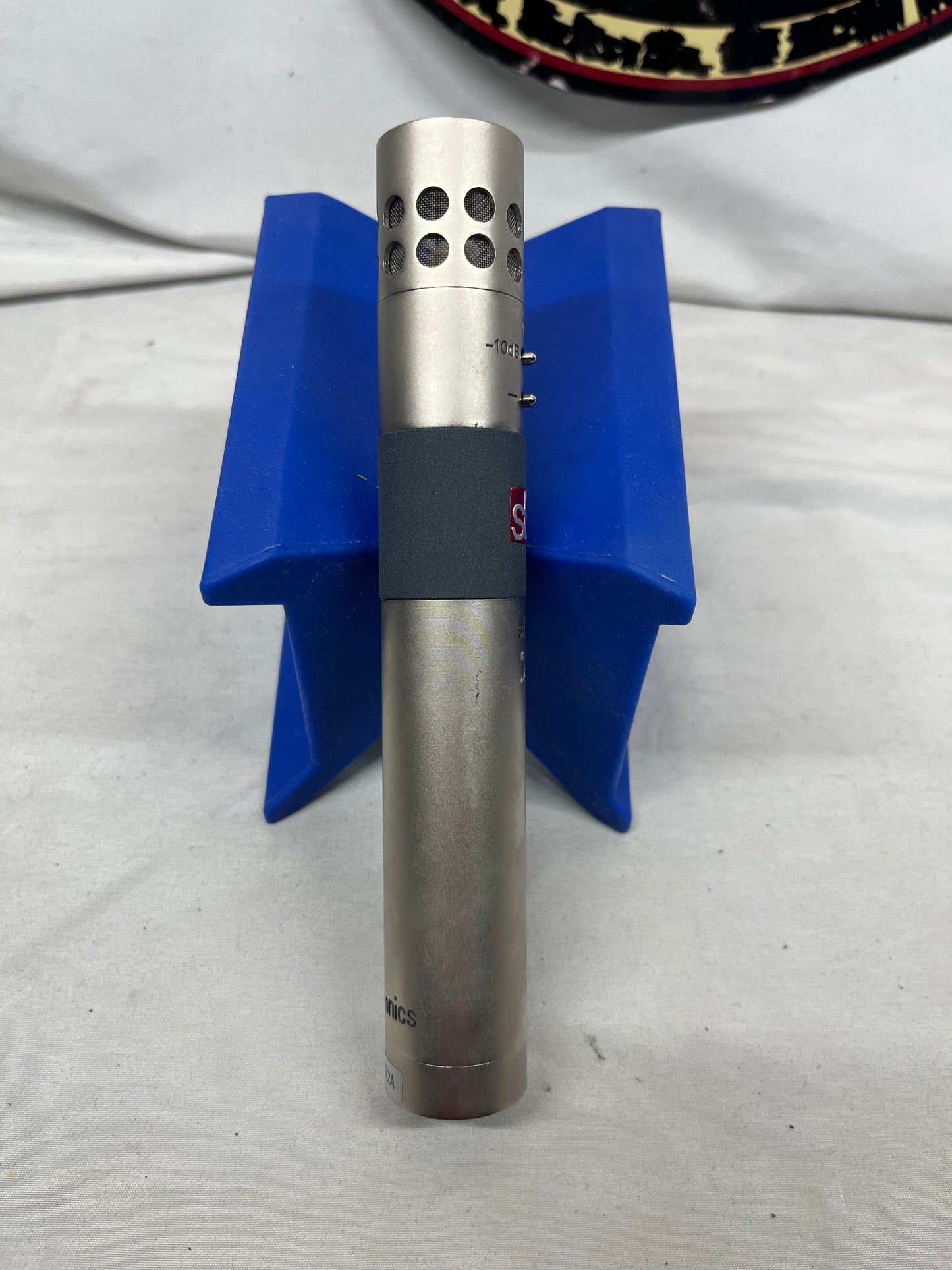 sE Electronics sE4 Small Diaphragm Cardioid Condenser Microphones - Stereo Pair with Case and Mounts