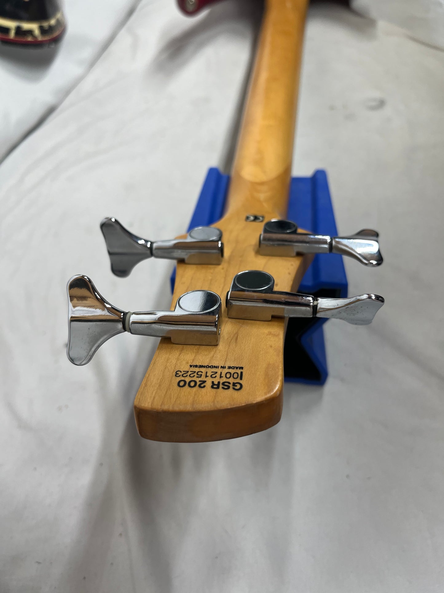 Ibanez Soundgear Gio GSR200 4-String Doublecut Electric Bass
