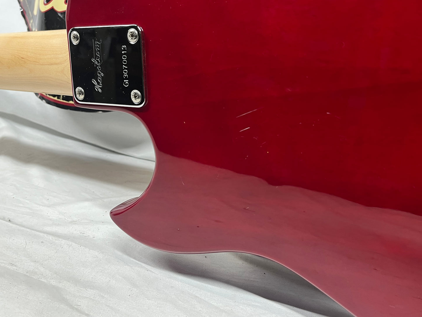 Hagstrom HB-4 Doublecut 4-String Electric Bass with Gig Bag - Split in Fretboard *See Photos*