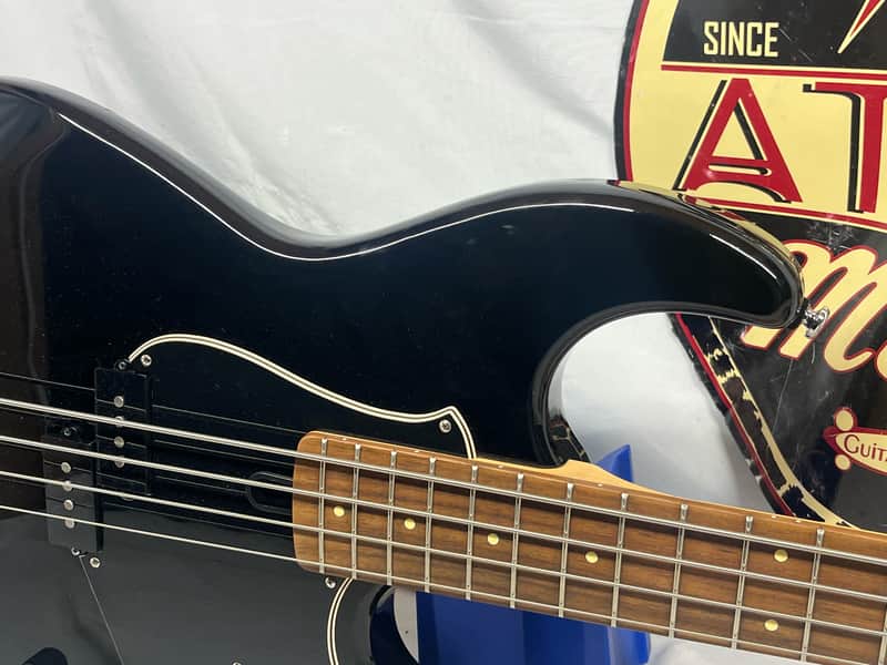 Yamaha Broad Bass BB234 4-String Electric Bass - Image 3