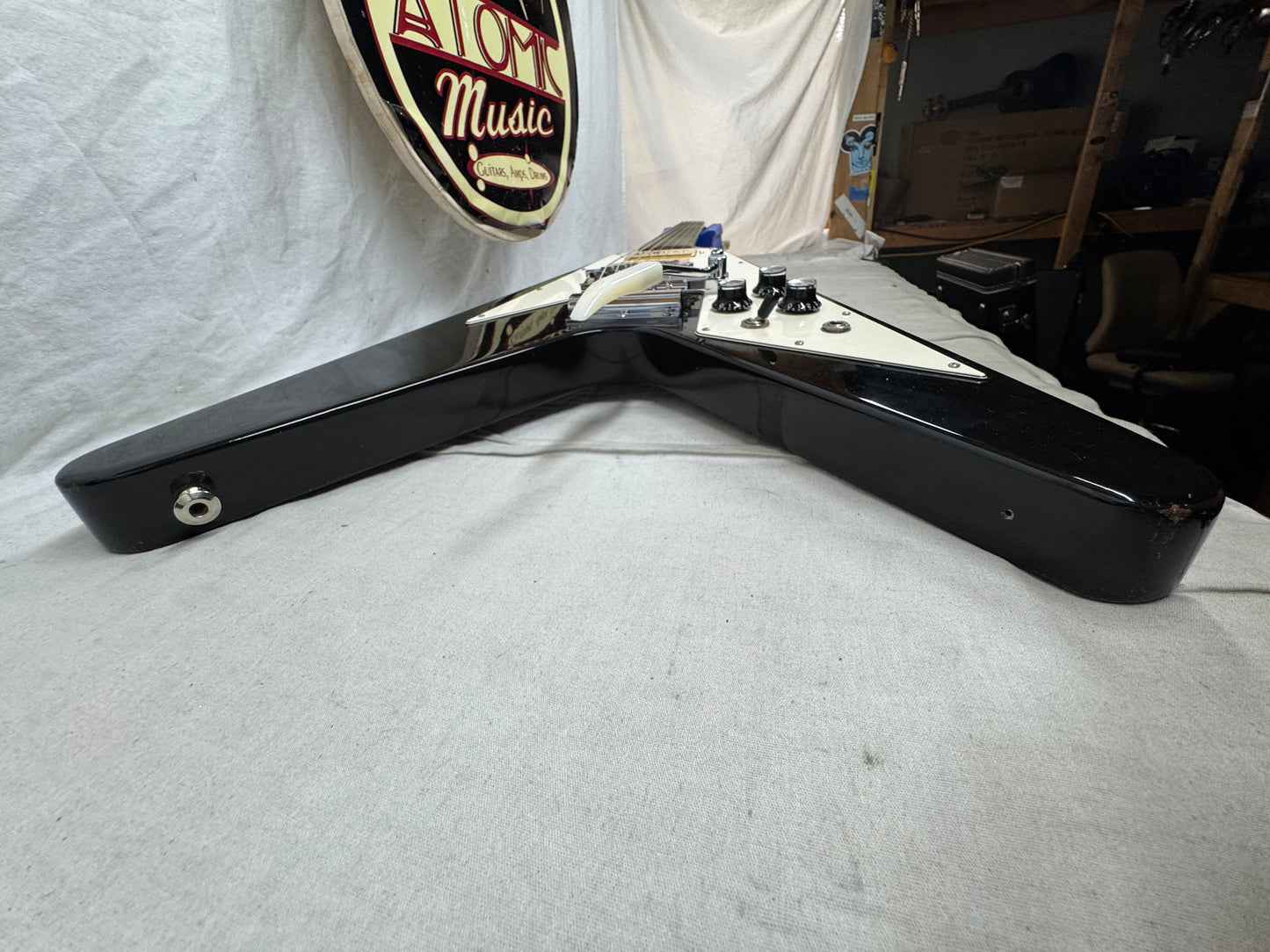 Gibson Flying V Guitar with TKL Case - mods 1993 - Ebony / Black