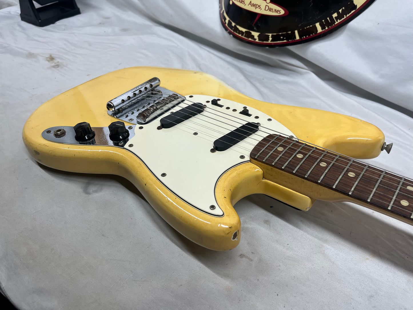 Fender Mustang Electric Guitar 1975 with Hard Case