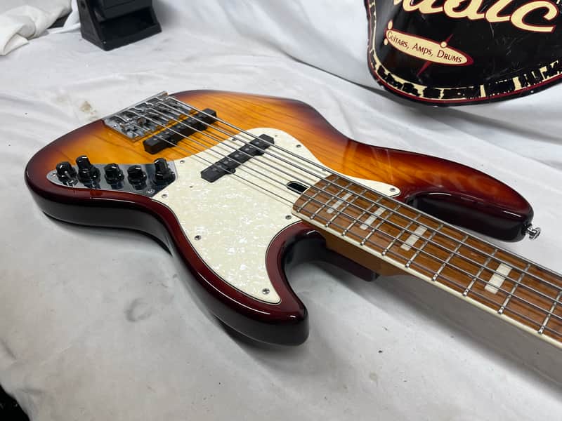Sire Marcus Miller V8 5-String Electric Bass - Image 16