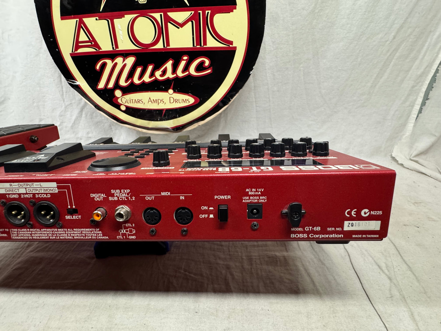 Boss GT-6B gt6b Bass Multi-Effects Processor Preamp Pedal with Power Supply + Soft Case
