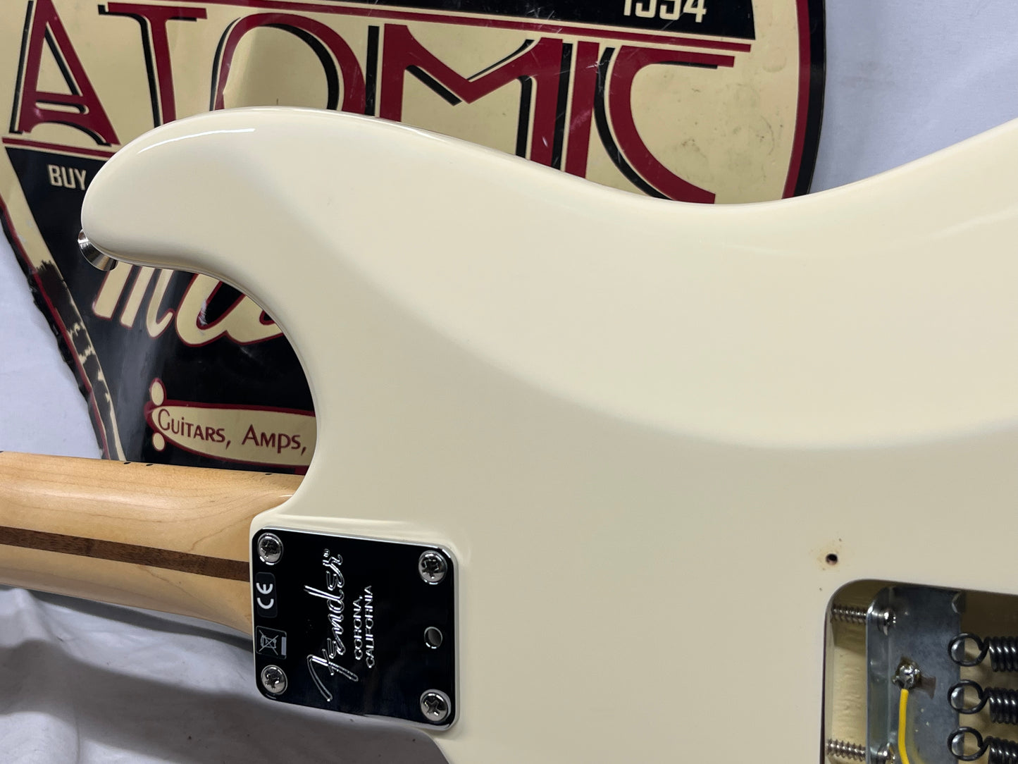 Fender American Professional Stratocaster Strat Electric Guitar with Case - Olympic White