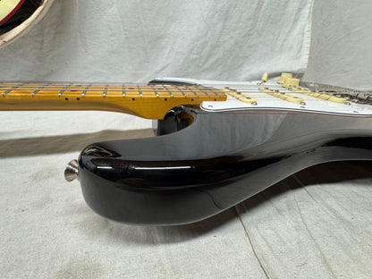 Fender Jimi Hendrix Stratocaster Guitar 2022 - 3-Color Sunburst / Maple neck